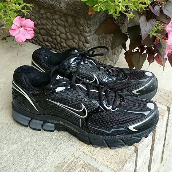 nike vomero 4 noir